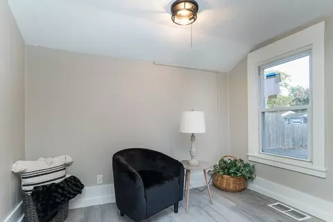 74 Laurence St, Springfield, MA 01104 photo 11