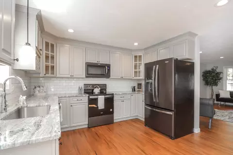 34 Nelson St, Warren, MA 01083