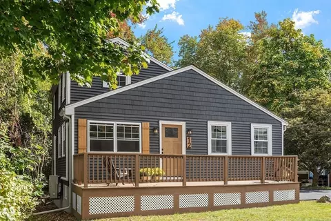 12 Veranda Ave, Wilmington, MA 01887