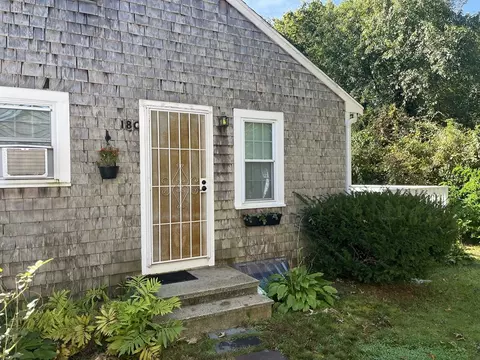 230 Gosnold #18C, Hyannis, MA 02601