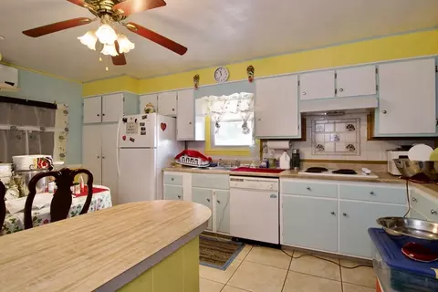 156 Allen St, Springfield, MA 01108 photo 10