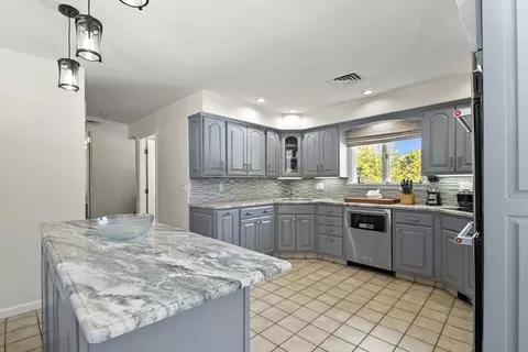 21 Montclair Dr, Worcester, MA 01609 photo 11