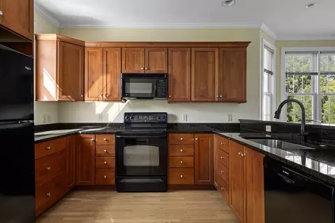 359 Main St #8A, Easthampton, MA 01027 photo 11