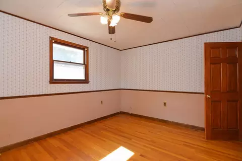 12 Oliver St, Easthampton, MA 01027 photo 12
