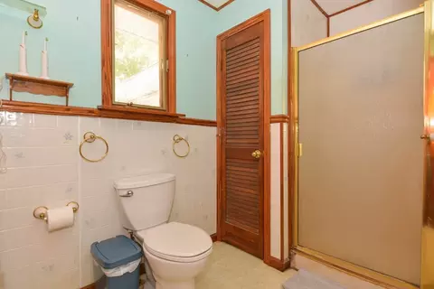 12 Oliver St, Easthampton, MA 01027 photo 10
