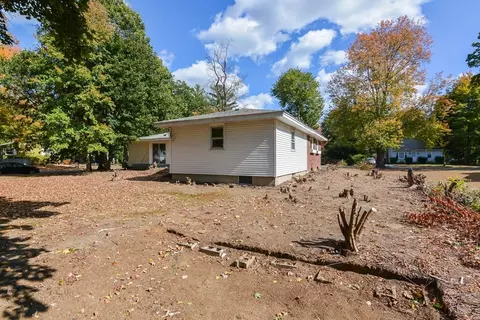 12 Oliver St, Easthampton, MA 01027 photo 17