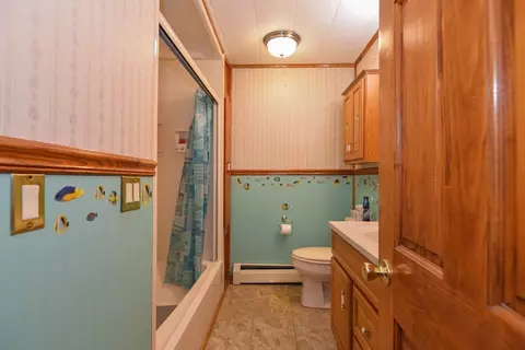 12 Oliver St, Easthampton, MA 01027 photo 15