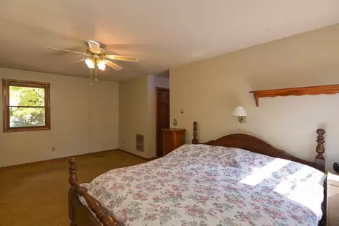12 Oliver St, Easthampton, MA 01027 photo 9