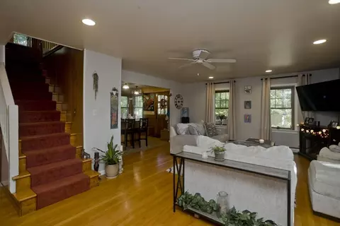 486 Prospect St, Chicopee, MA 01020 photo 23