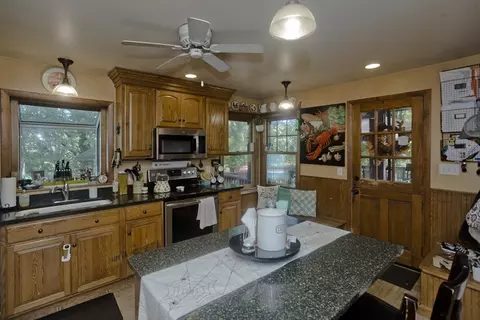 486 Prospect St, Chicopee, MA 01020 photo 7