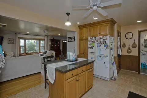 486 Prospect St, Chicopee, MA 01020 photo 3