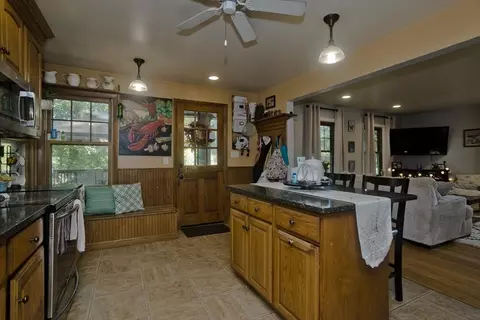 486 Prospect St, Chicopee, MA 01020 photo 8