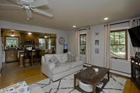 486 Prospect St, Chicopee, MA 01020 photo 2