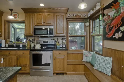 486 Prospect St, Chicopee, MA 01020 photo 5