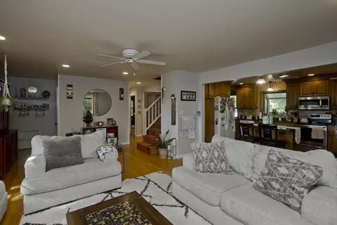 486 Prospect St, Chicopee, MA 01020