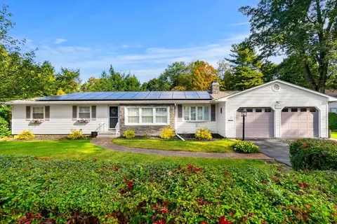 5 School St, Auburn, MA 01501