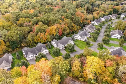 79 Shadow Brook Est #79, South Hadley, MA 01075