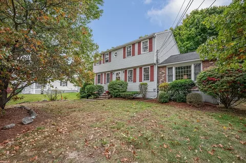 11 Brox Rd, Dracut, MA 01826