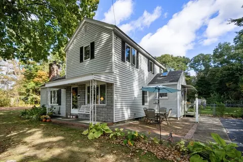 189 Woodbridge St, South Hadley, MA 01075