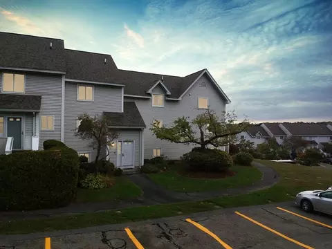 100 Merrimack Ave #68, Dracut, MA 01826