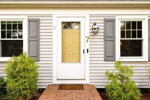 7 Grist Mill Rd, Harwich, MA 02645