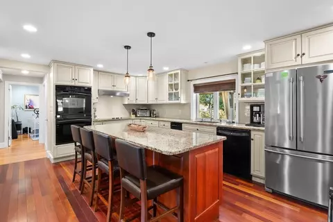 4 Johns Rd, Marblehead, MA 01945 photo 10