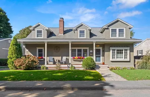 4 Johns Rd, Marblehead, MA 01945