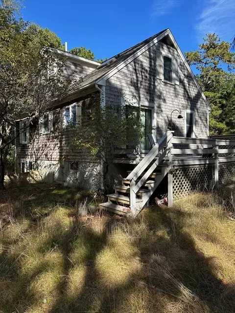 16 Warren St, Wellfleet, MA 02667