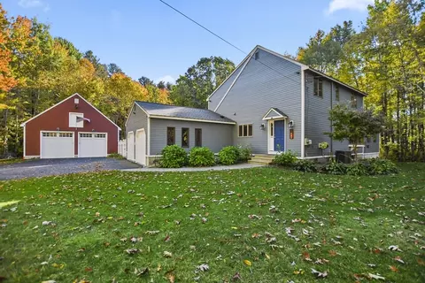44 Elm St, Chelmsford, MA 01824
