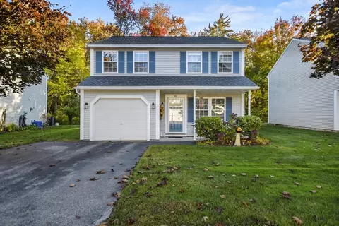 90 Juniper Ln #90, Tewksbury, MA 01876