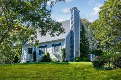 15 Bold Meadow Ln, Edgartown, MA 02539