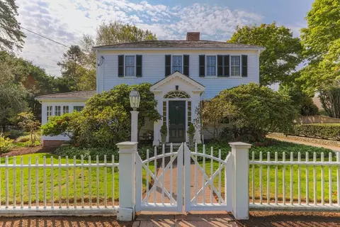 4259 Main St, Barnstable, MA 02630