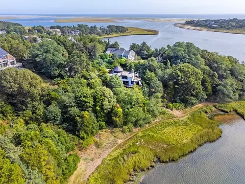 45 Mill Pond Rd, Orleans, MA 02653
