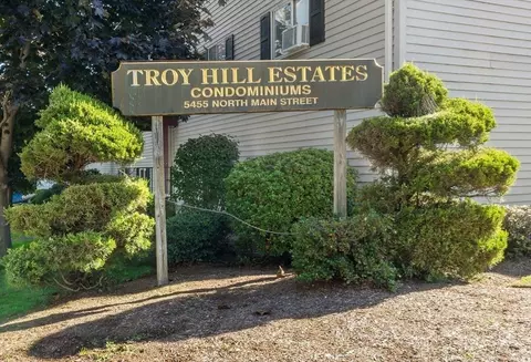 5455 N Main St #7E, Fall River, MA 02720
