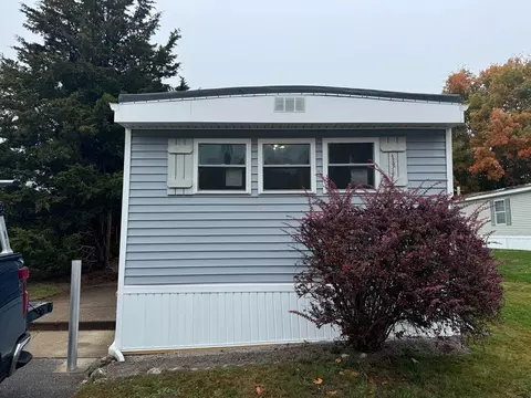 127 Evmar Rd, Attleboro, MA 02703