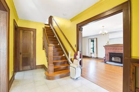 Entry Way - 50 Morningside Park, Springfield, MA 01108 photo 1 of 5