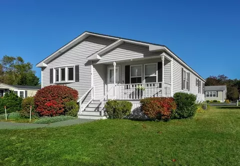 9 Silver Birch Ln, Kingston, MA 02364