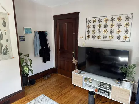 Entry Way - 8 Eureka St, Worcester, MA 01603 photo 1 of 1
