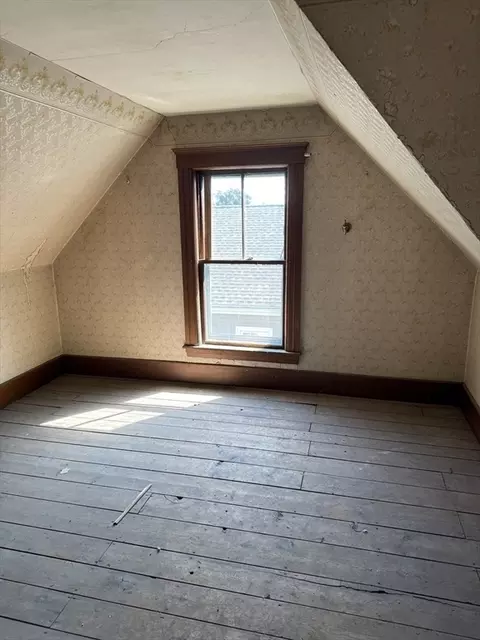 Bedroom - 8 Eureka St, Worcester, MA 01603 photo 3 of 4