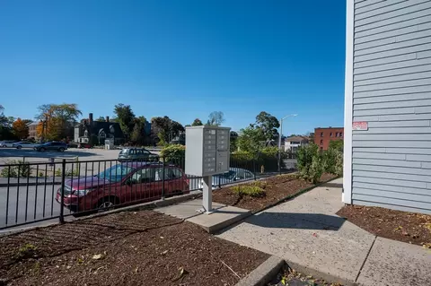 Exterior - 20 William St #2, Worcester, MA 01609 photo 4 of 5