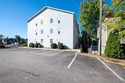 Exterior - 20 William St #2, Worcester, MA 01609 photo 3 of 5