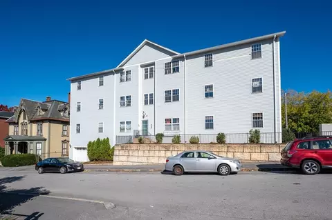 Exterior - 20 William St #2, Worcester, MA 01609 photo 2 of 5