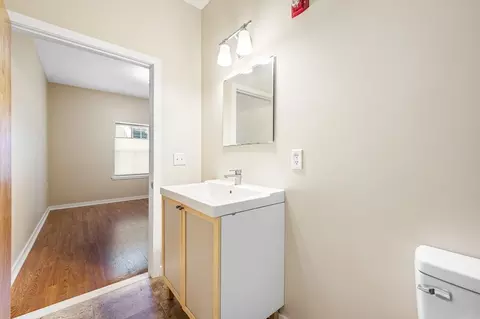 Bath - 20 William St #2, Worcester, MA 01609 photo 2 of 4
