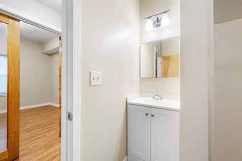 Bath - 20 William St #2, Worcester, MA 01609 photo 4 of 4