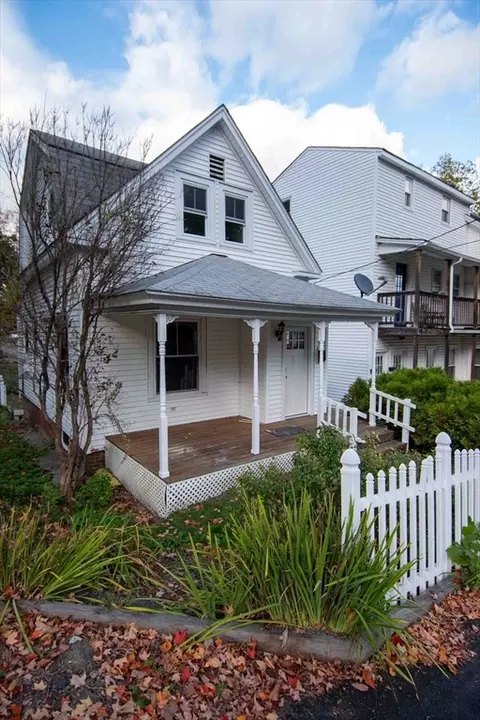 34 Carpenter St, Orange, MA 01364