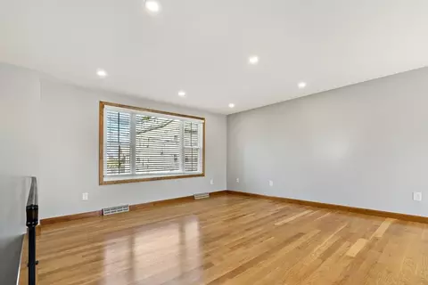 515 Snell St, Fall River, MA 02721 photo 13