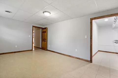 515 Snell St, Fall River, MA 02721 photo 28