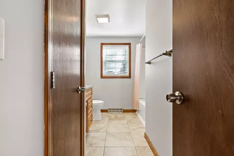 515 Snell St, Fall River, MA 02721 photo 21