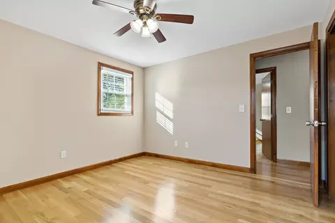 515 Snell St, Fall River, MA 02721 photo 20