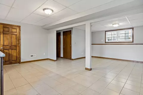 515 Snell St, Fall River, MA 02721 photo 26